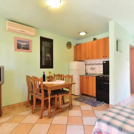 4 Apartment
